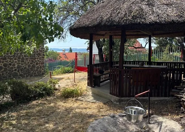 Szolovirag Vendeghaz * Csopak