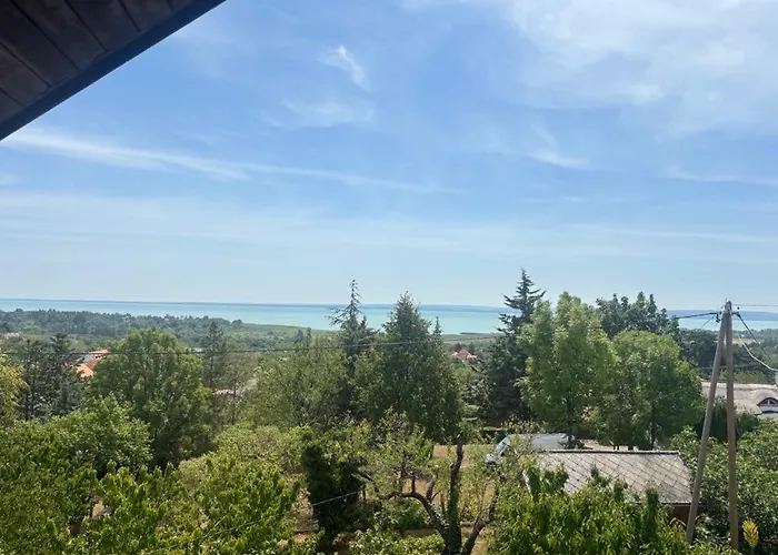 Szolovirag Vendeghaz *
